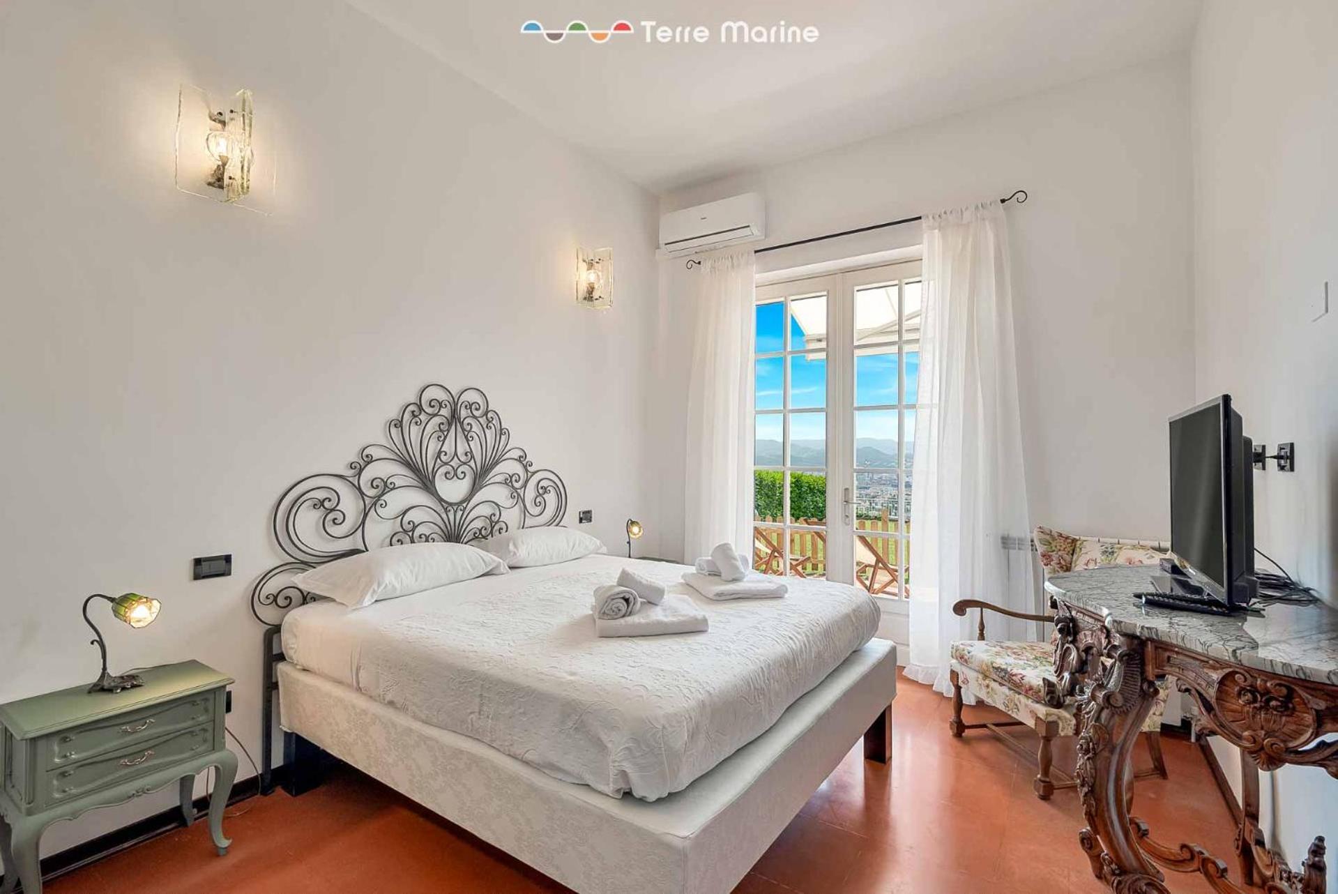 Ai Colli 136, Terre Marine Apartment
